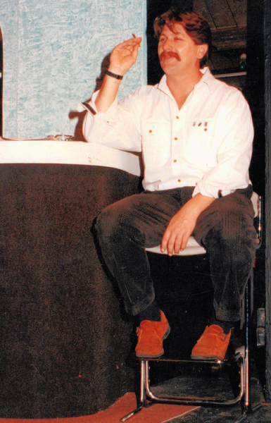 08-Absent-Friends_1992